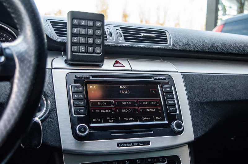 VW CC 2.0TDI, снимка 11 - Автомобили и джипове - 52480250