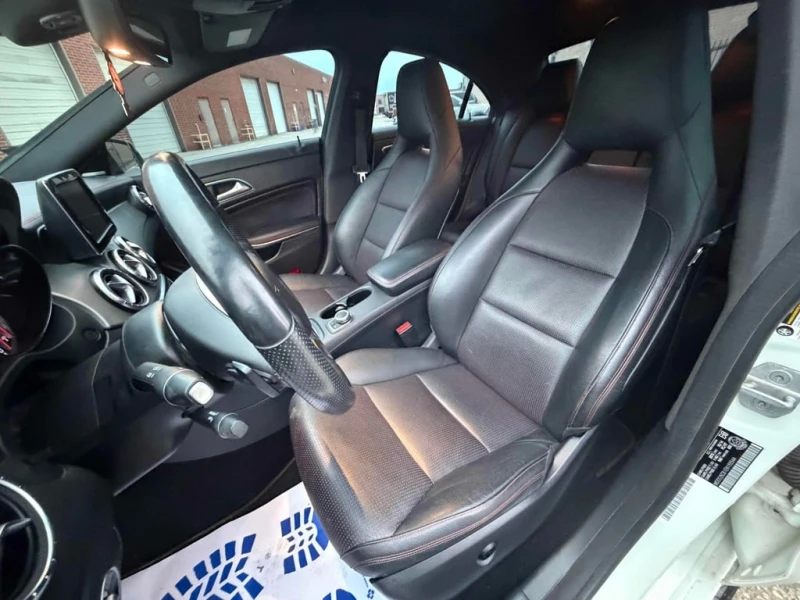 Mercedes-Benz CLA 45 AMG * CARFAX * БЕЗ ПЪРВОНАЧАЛНА ВНОСКА, снимка 13 - Автомобили и джипове - 52903640