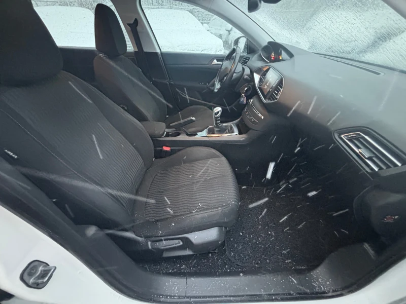 Peugeot 308 1.6 HDI, снимка 9 - Автомобили и джипове - 53307271
