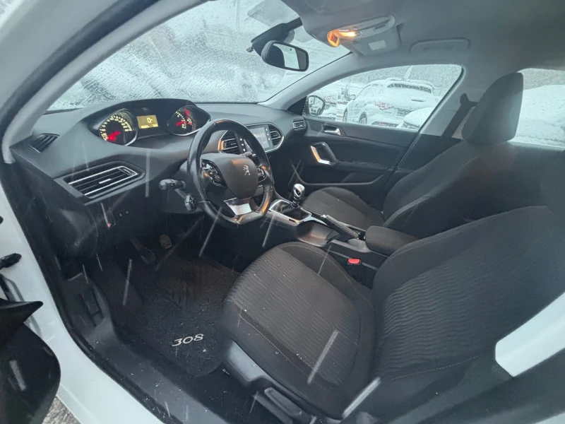 Peugeot 308 1.6 HDI, снимка 12 - Автомобили и джипове - 53307271