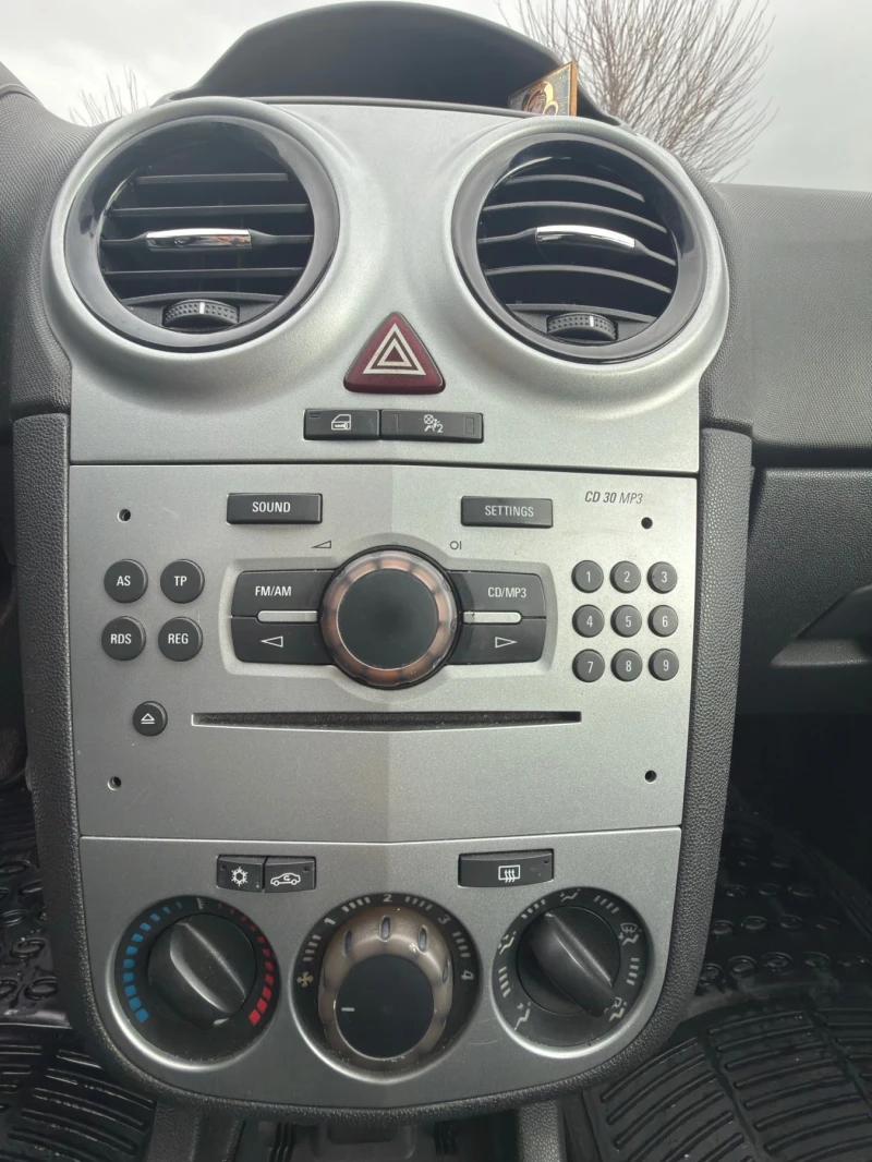 Opel Corsa Corsa B, 1.2 бензин, снимка 7 - Автомобили и джипове - 53484799