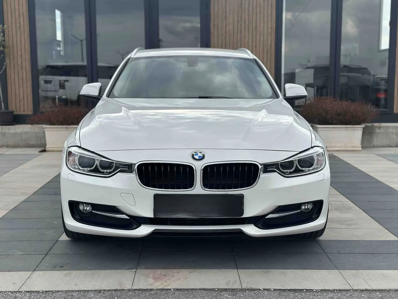 BMW 320 Sport - изображение 2