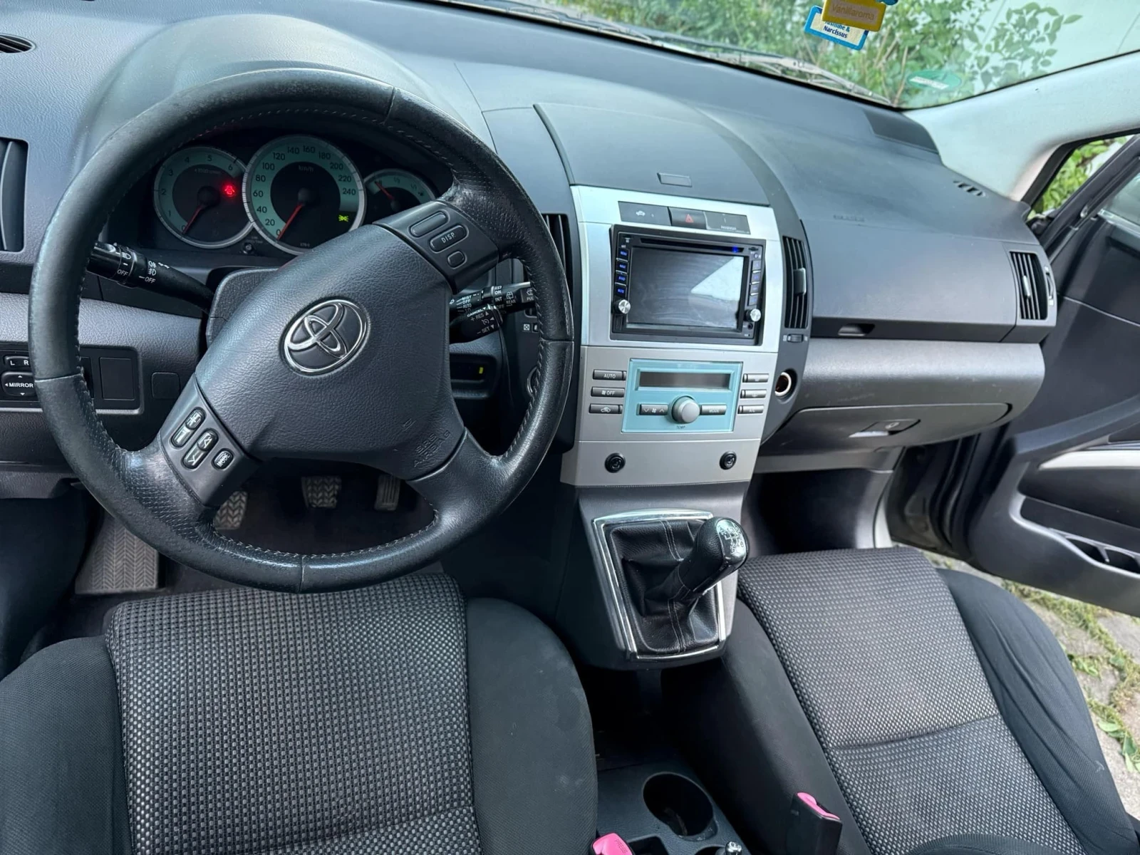 Toyota Corolla verso  - изображение 5