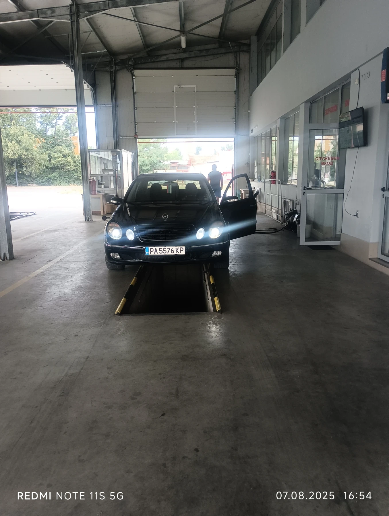 Mercedes-Benz E 270  - изображение 8