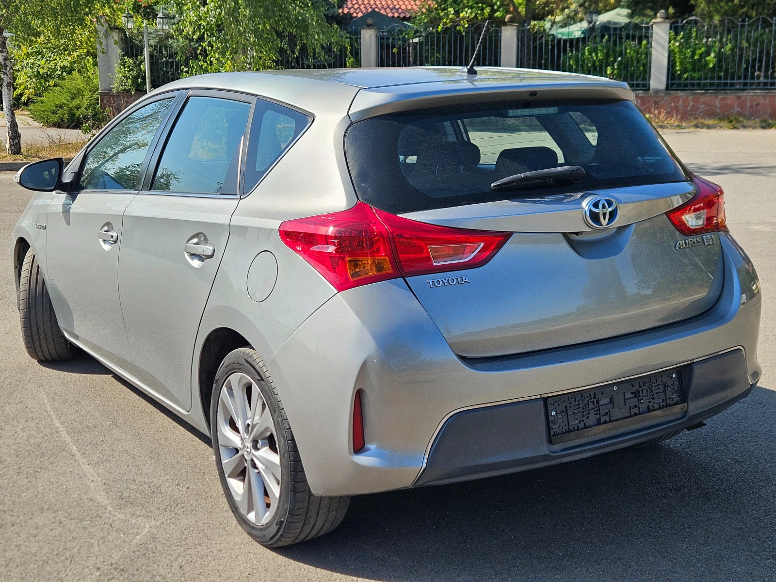 Toyota Auris Avtomat /hibrid - изображение 4