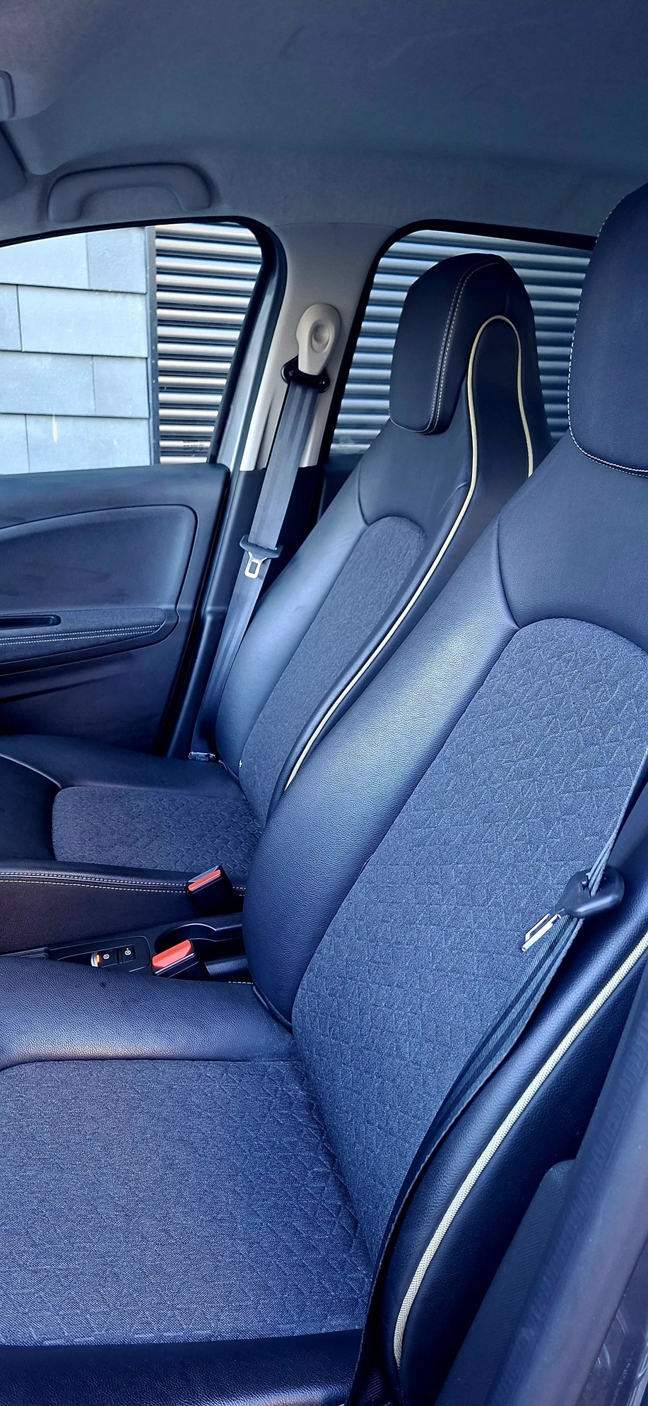 Renault Zoe E-Tech Iconic 52kWh CCS, снимка 10 - Автомобили и джипове - 53778591