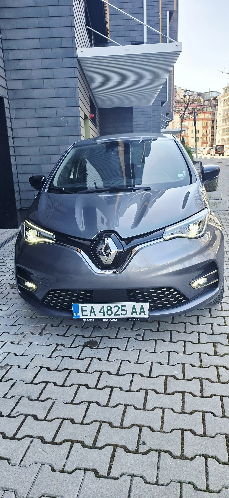 Renault Zoe E-Tech Iconic 52kWh CCS, снимка 4 - Автомобили и джипове - 53778591