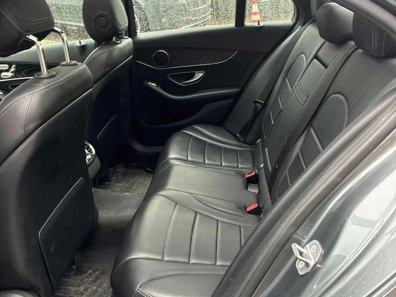 Mercedes-Benz C 300 2 KEYS * ШИБИДАХ * ПОДГРЕВИ * CARFAX * KEYLESS, снимка 11 - Автомобили и джипове - 54085198