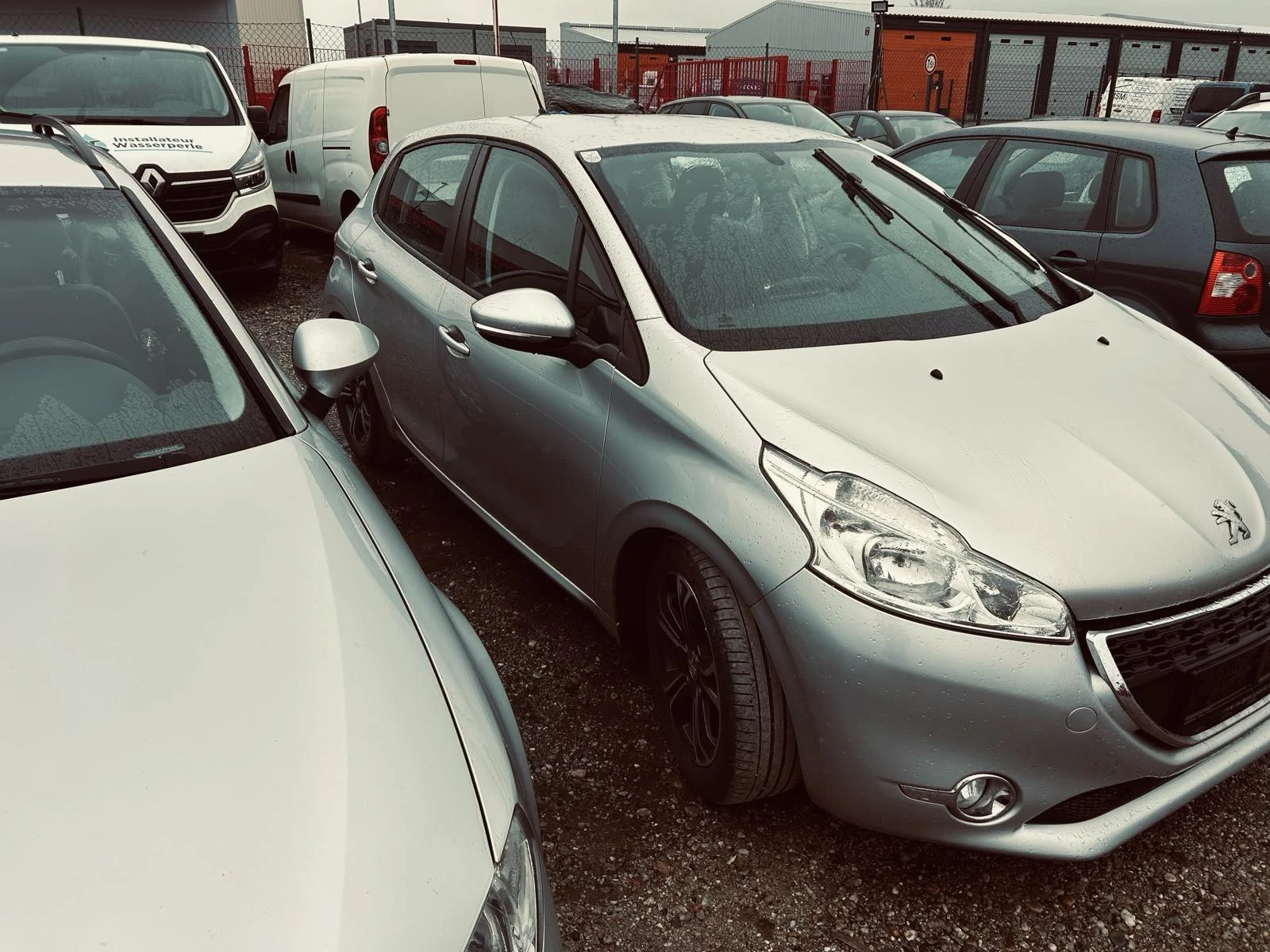 Peugeot 208 1.6HDI ESKLUZIVE 92PS