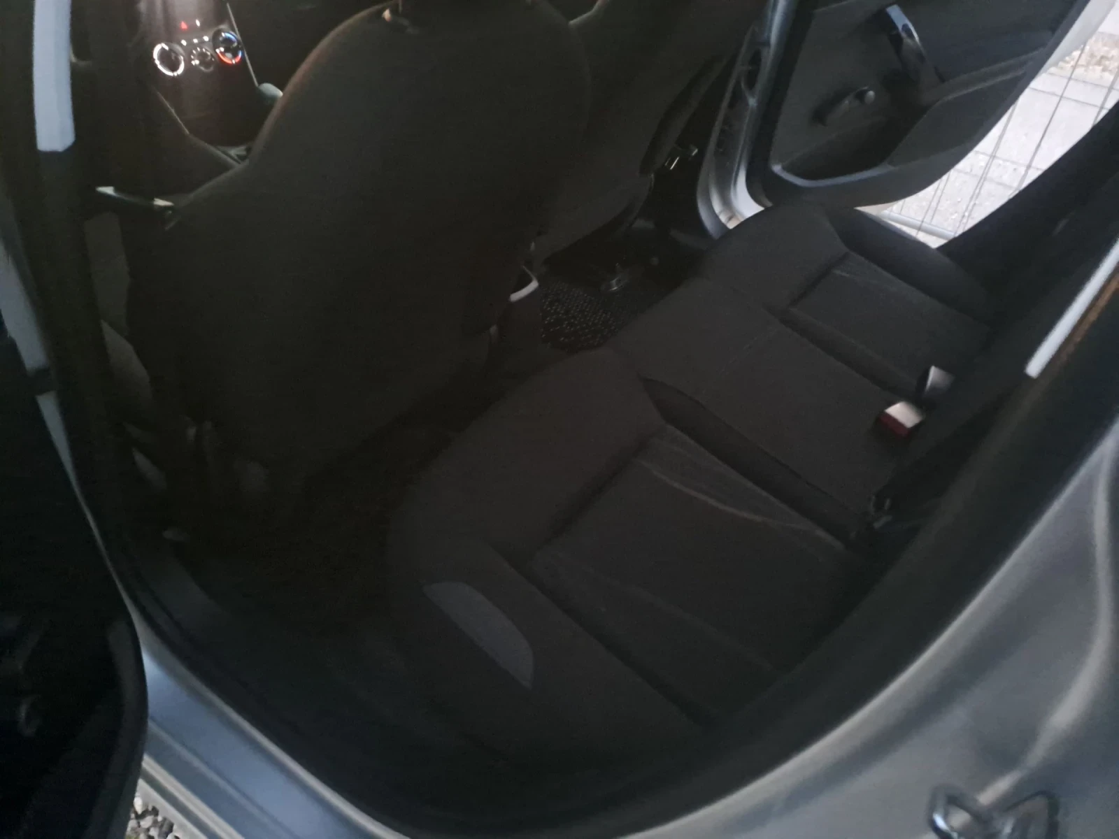 Peugeot 208 1.6HDI ESKLUZIVE 92PS, снимка 13 - Автомобили и джипове - 54087035