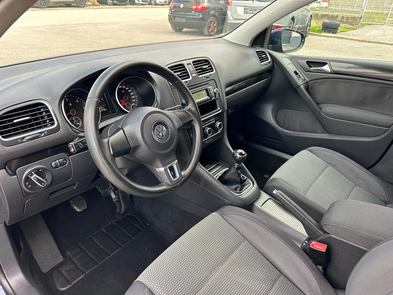 VW Golf 2.0TDI Comfort Line Италия, снимка 11 - Автомобили и джипове - 54151345