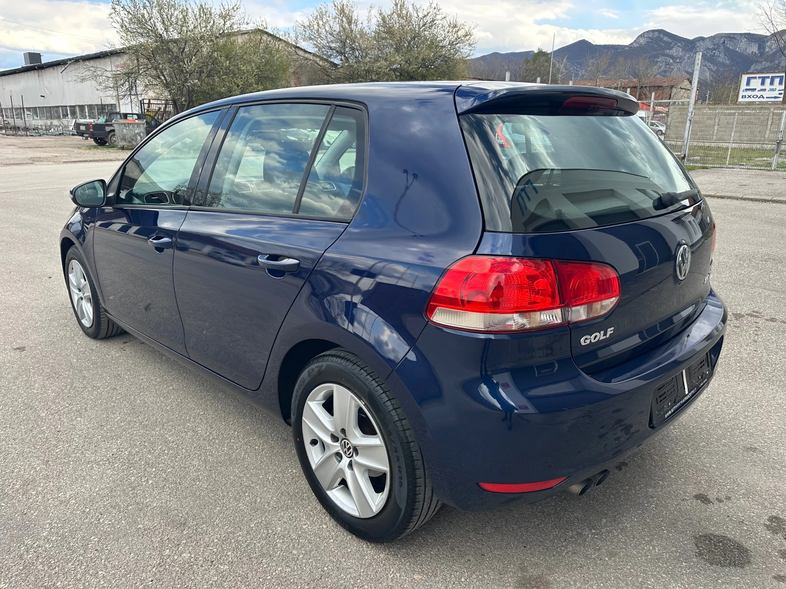 VW Golf 2.0TDI Comfort Line Италия, снимка 5 - Автомобили и джипове - 54151345