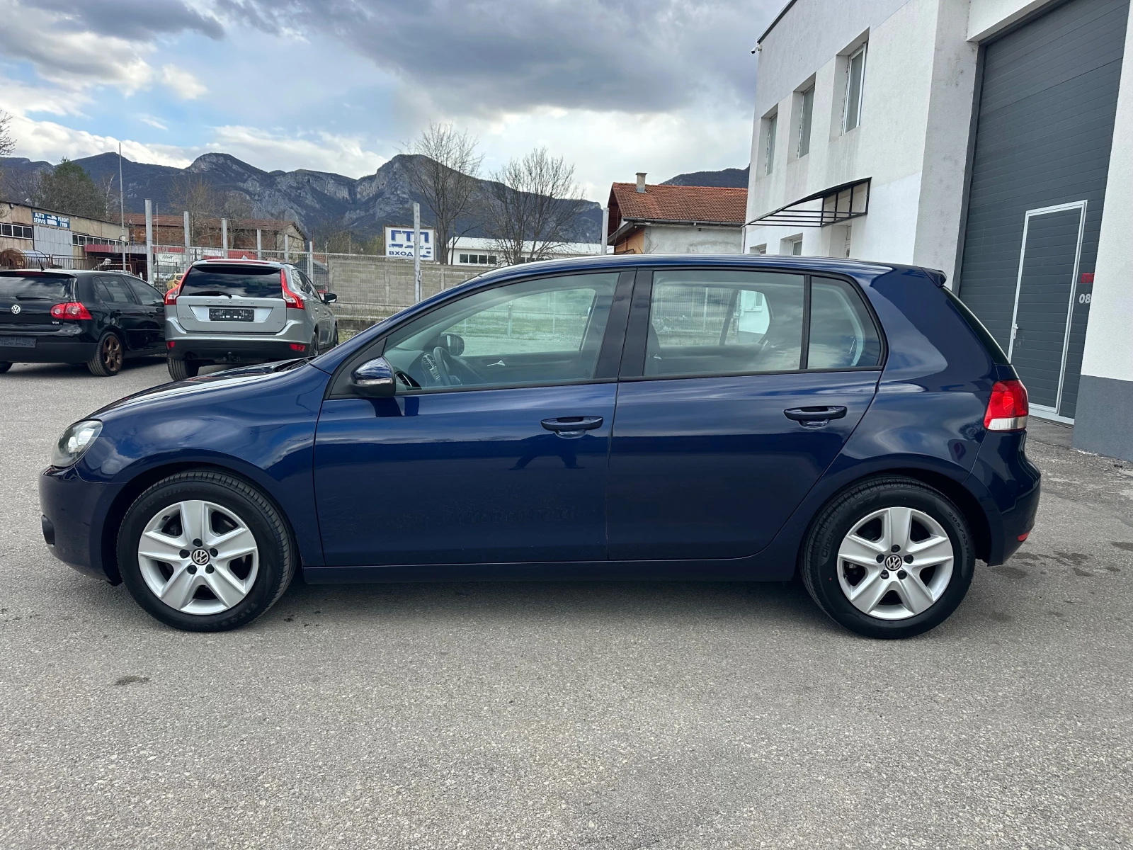 VW Golf 2.0TDI Comfort Line Италия, снимка 4 - Автомобили и джипове - 54151345