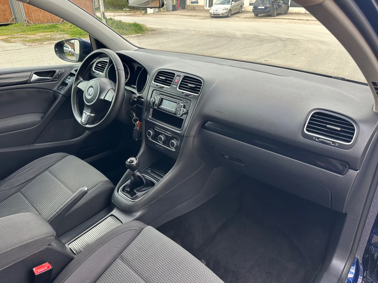 VW Golf 2.0TDI Comfort Line Италия, снимка 13 - Автомобили и джипове - 54151345