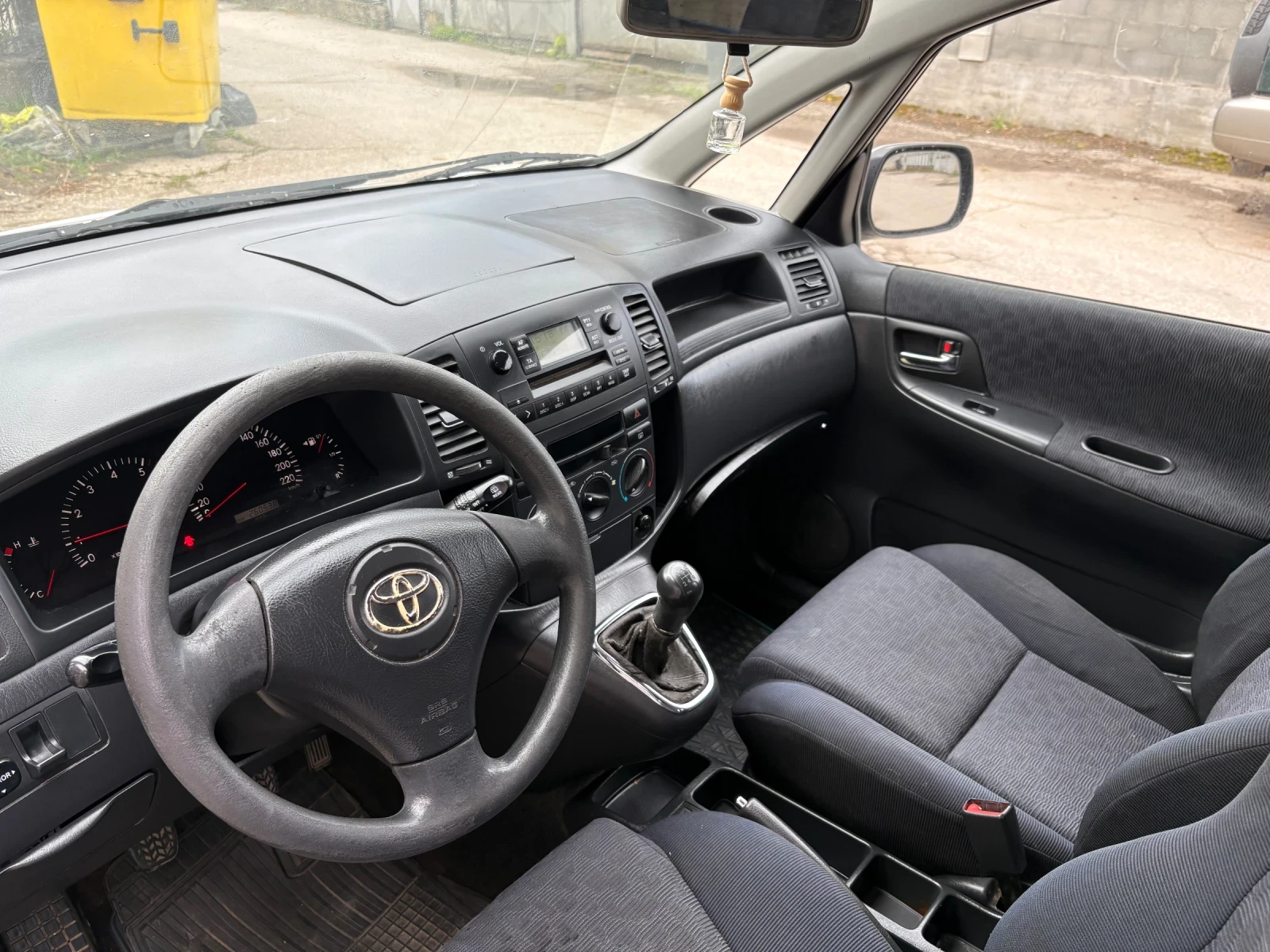 Toyota Corolla verso 2.0 , снимка 6 - Автомобили и джипове - 54588546