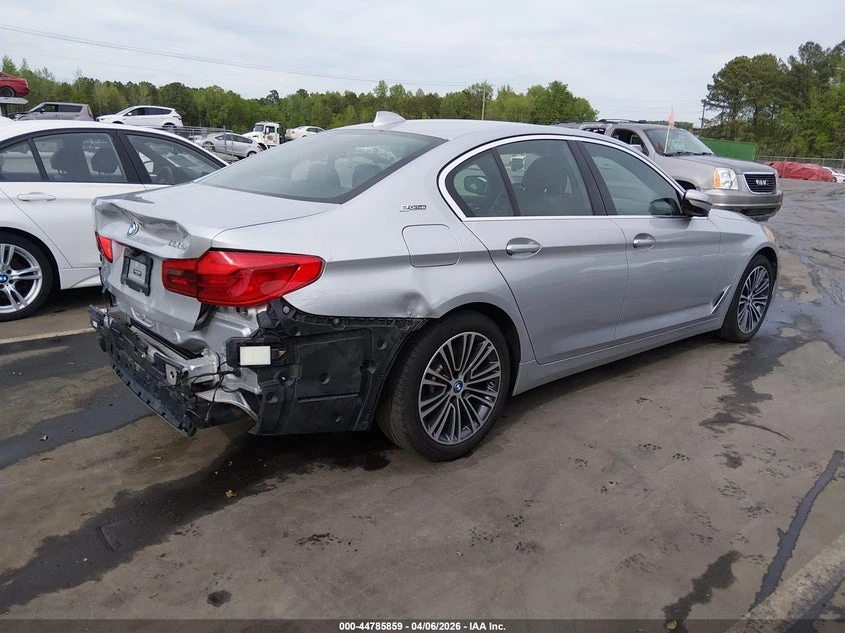 BMW 530E 2.0l xDrive Iperformance, снимка 4 - Автомобили и джипове - 54619333