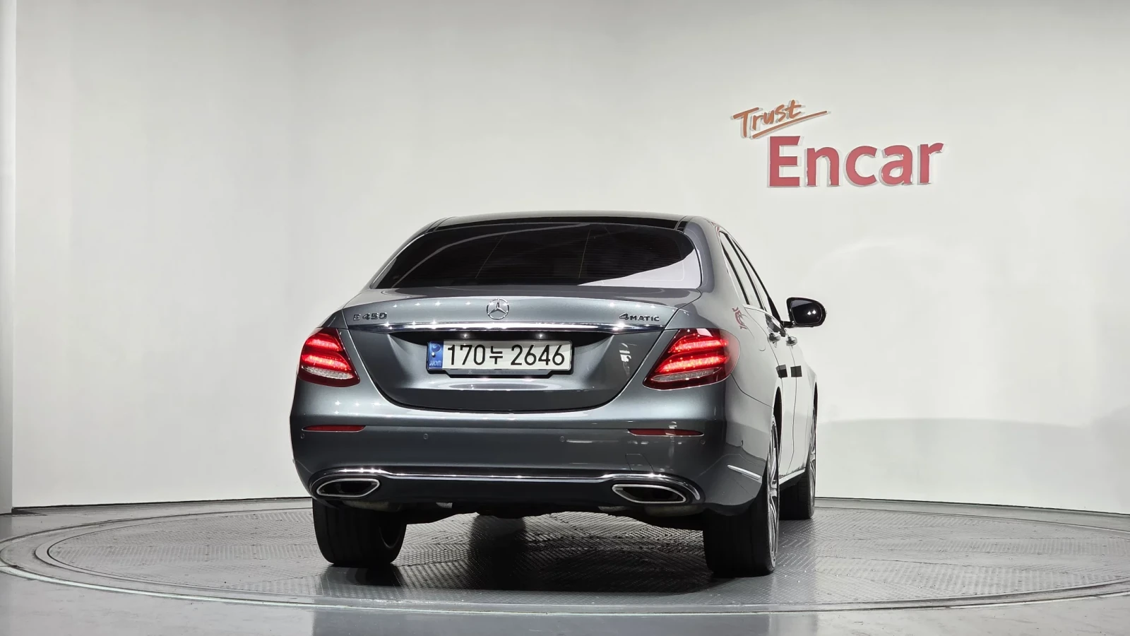 Mercedes-Benz E 450 3.0 4MATIC, Distronic, HeadUP, Обдух, 360-cam, снимка 4 - Автомобили и джипове - 54777173