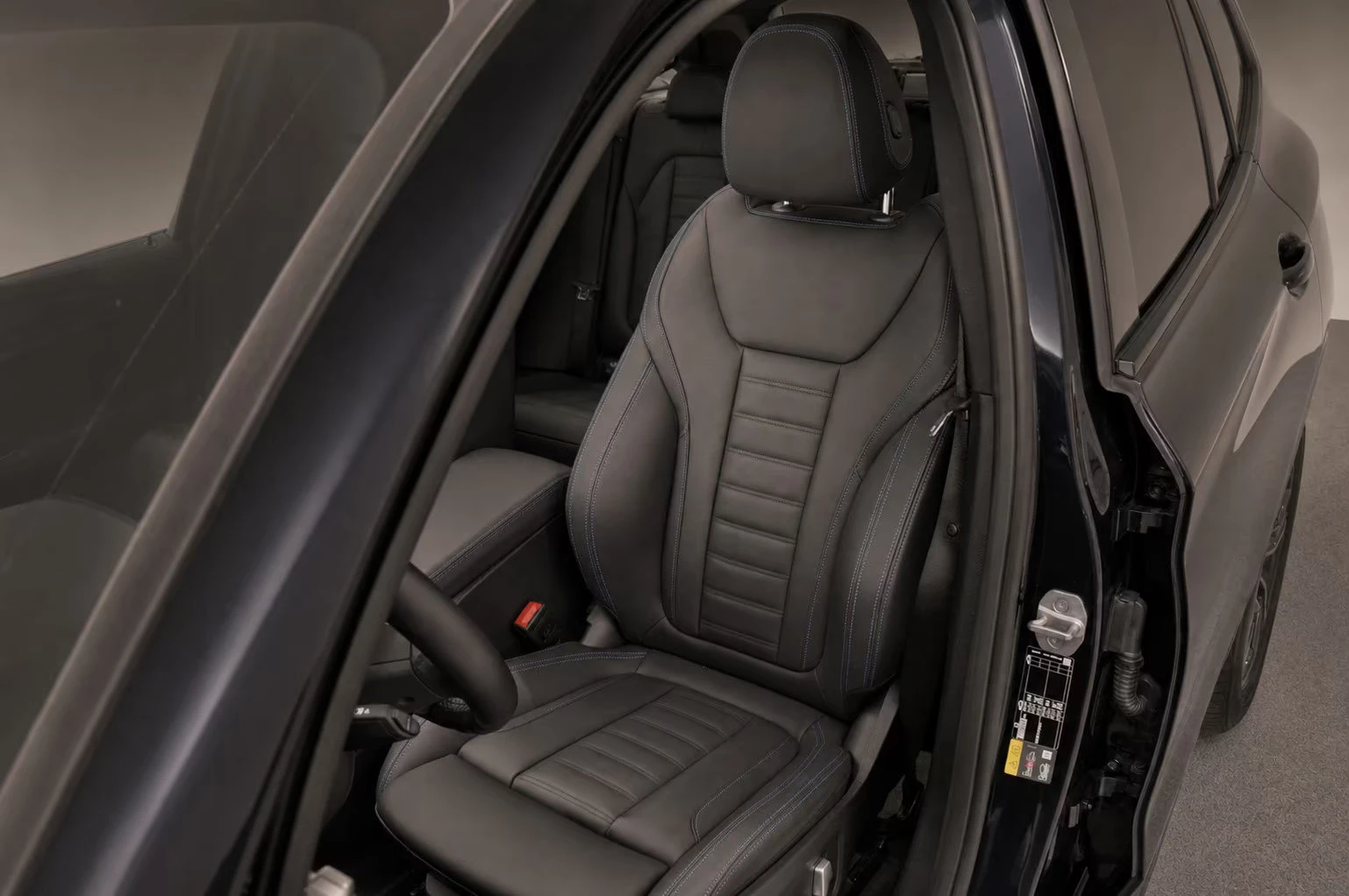 BMW iX3 M SPORT/286HP/PANO/LASER/ACC/HUD/360/530z, снимка 12 - Автомобили и джипове - 55142433