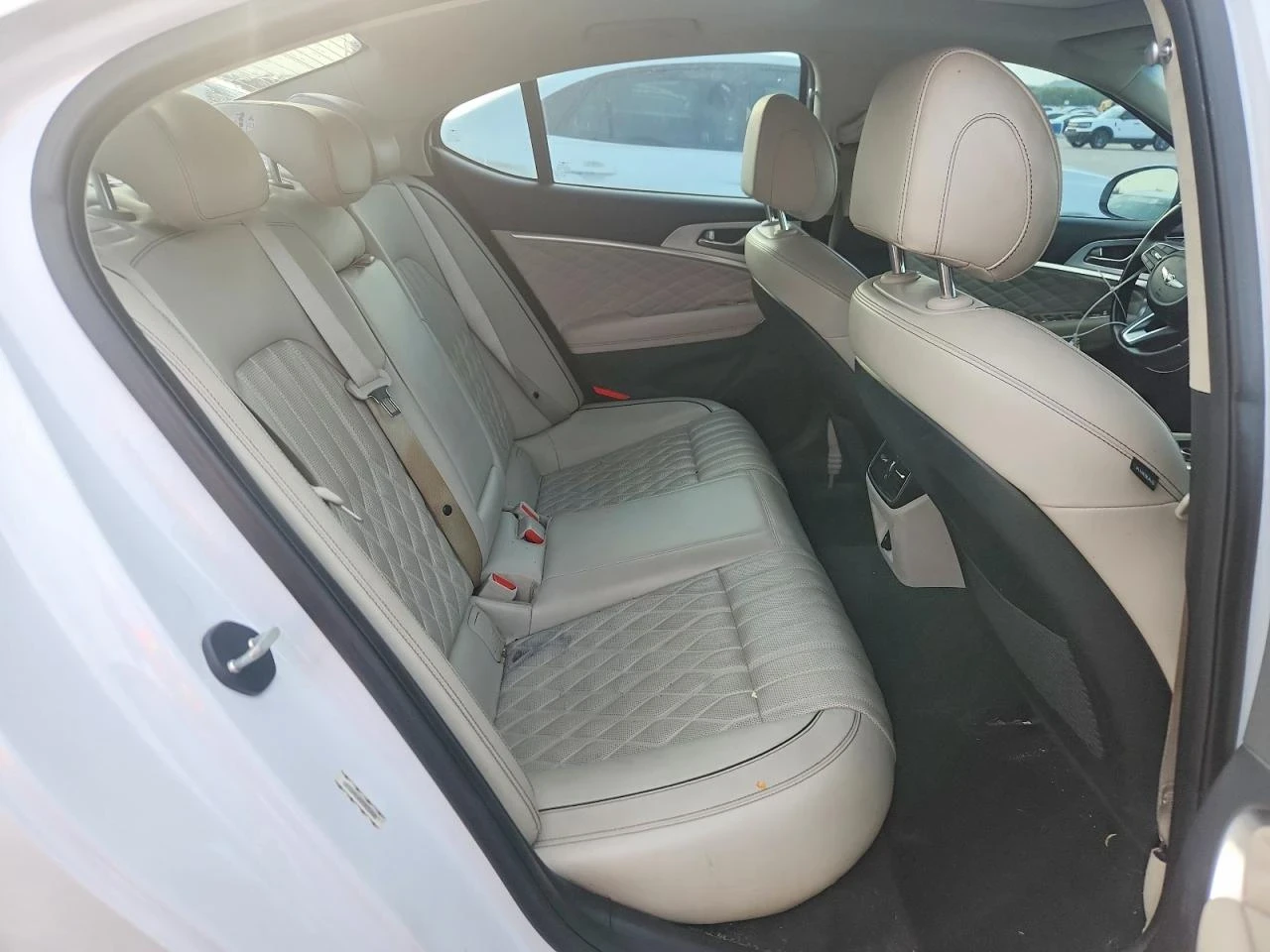 Genesis G70 2.0T ADVANCED | БЯЛ САЛОН | BSM | KEYLESS | PANO, снимка 9 - Автомобили и джипове - 55213547