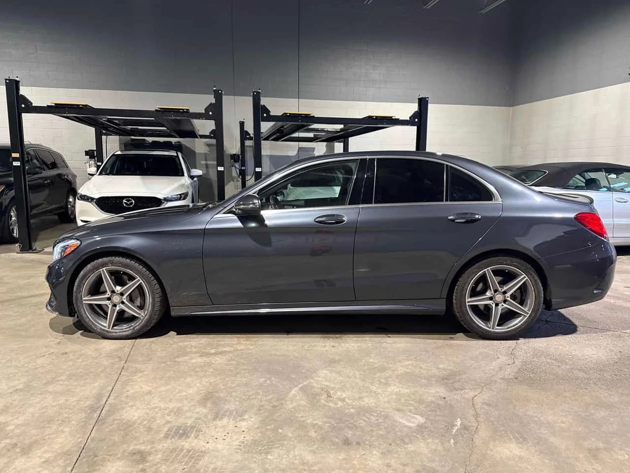 Mercedes-Benz C 300 * CARFAX * БЕЗ ПЪРВОНАЧАЛНА ВНОСКА, снимка 2 - Автомобили и джипове - 55396858