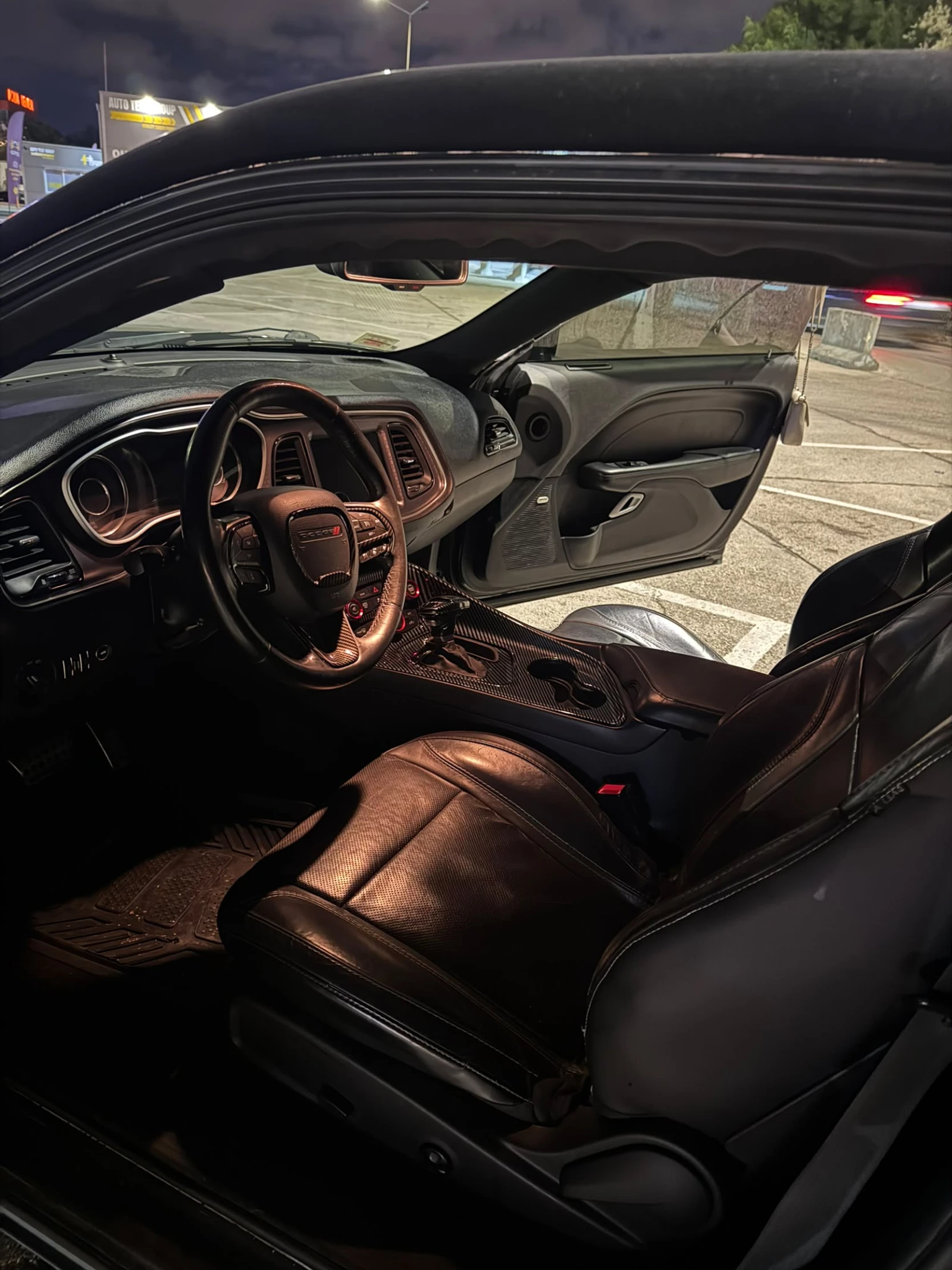 Dodge Challenger 3.6 SXT PLUS, снимка 7 - Автомобили и джипове - 55398180