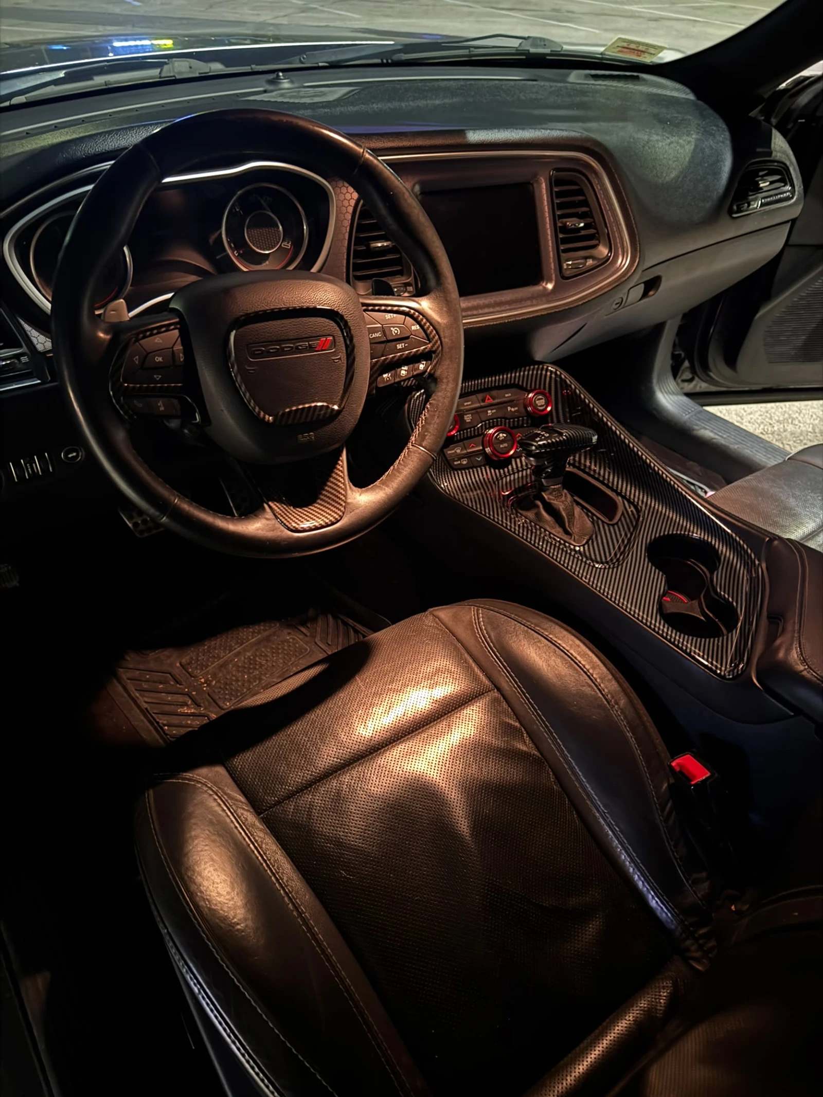 Dodge Challenger 3.6 SXT PLUS, снимка 8 - Автомобили и джипове - 55398180