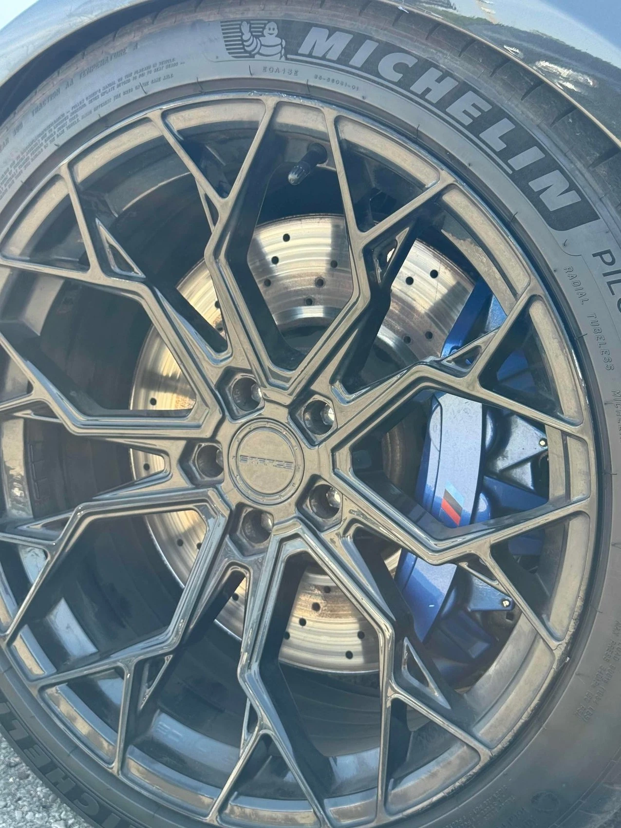 BMW M5 COMPETITION* HEADUP* CARBON* BOWER&WILKINS* МАСАЖ*, снимка 8 - Автомобили и джипове - 55532856