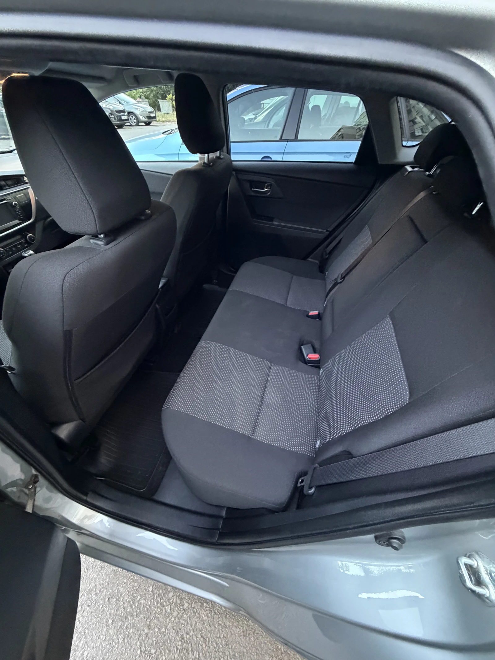 Toyota Auris, снимка 6 - Автомобили и джипове - 55562723