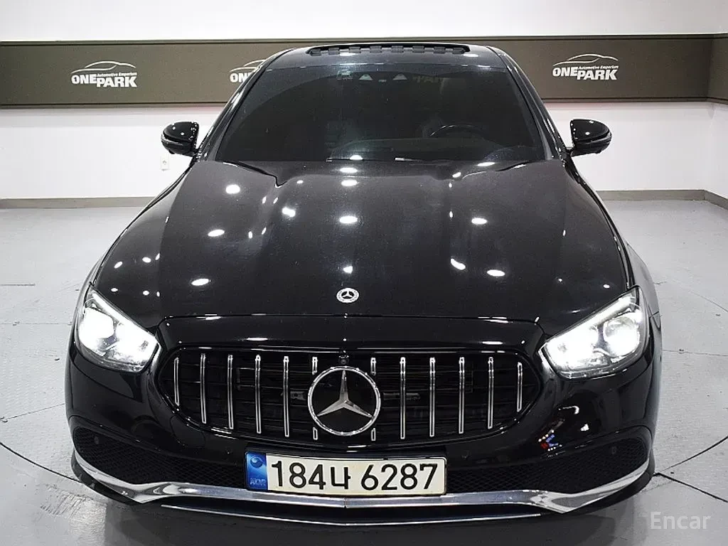 Mercedes-Benz E 350 4MATIC* ОБДУХВАНЕ* ХЕДЪП* 360КАМЕРА* LANE* ASSIST*, снимка 3 - Автомобили и джипове - 55695635