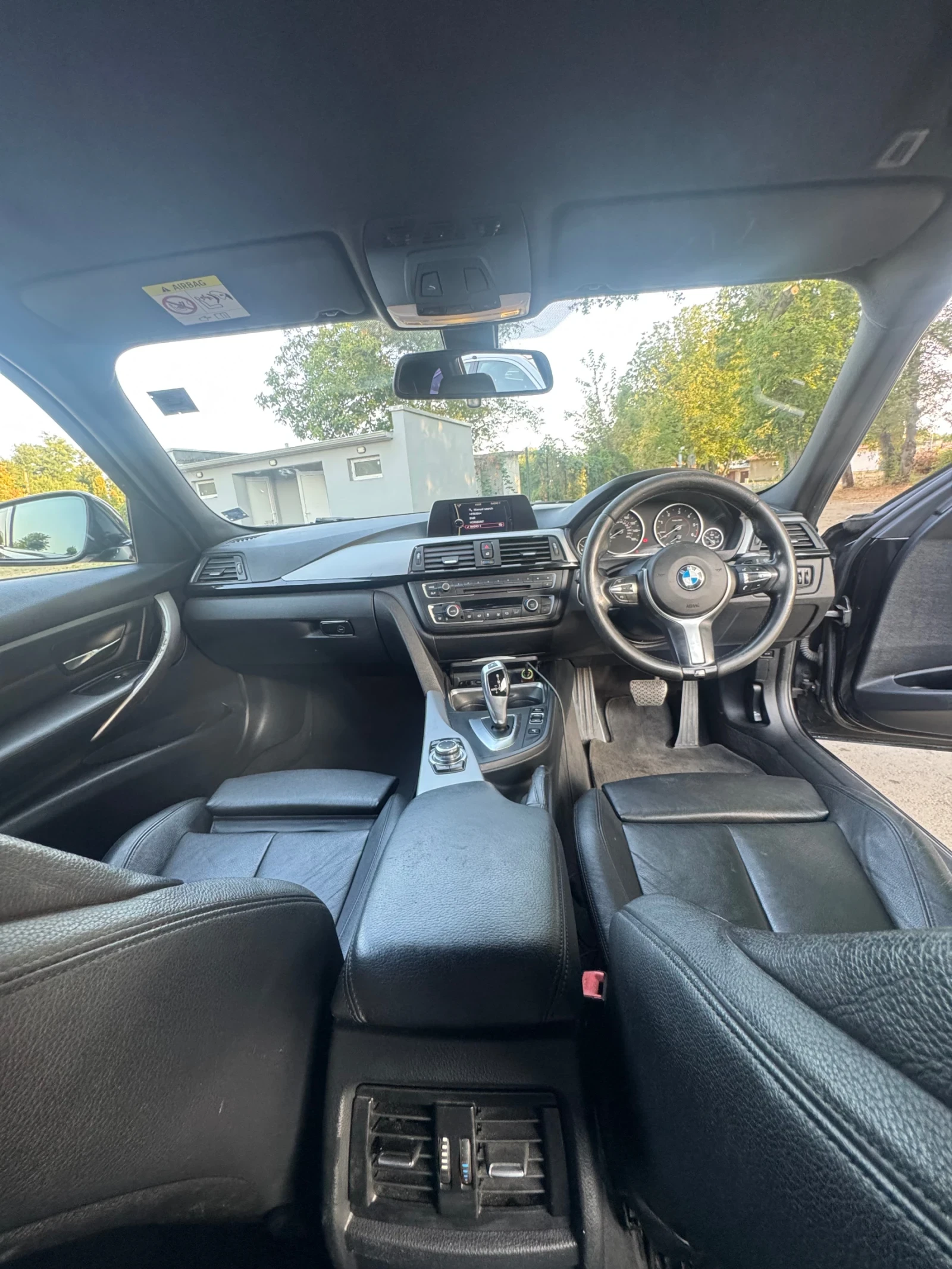 BMW 320 Mpacket Automatic, снимка 8 - Автомобили и джипове - 56023168