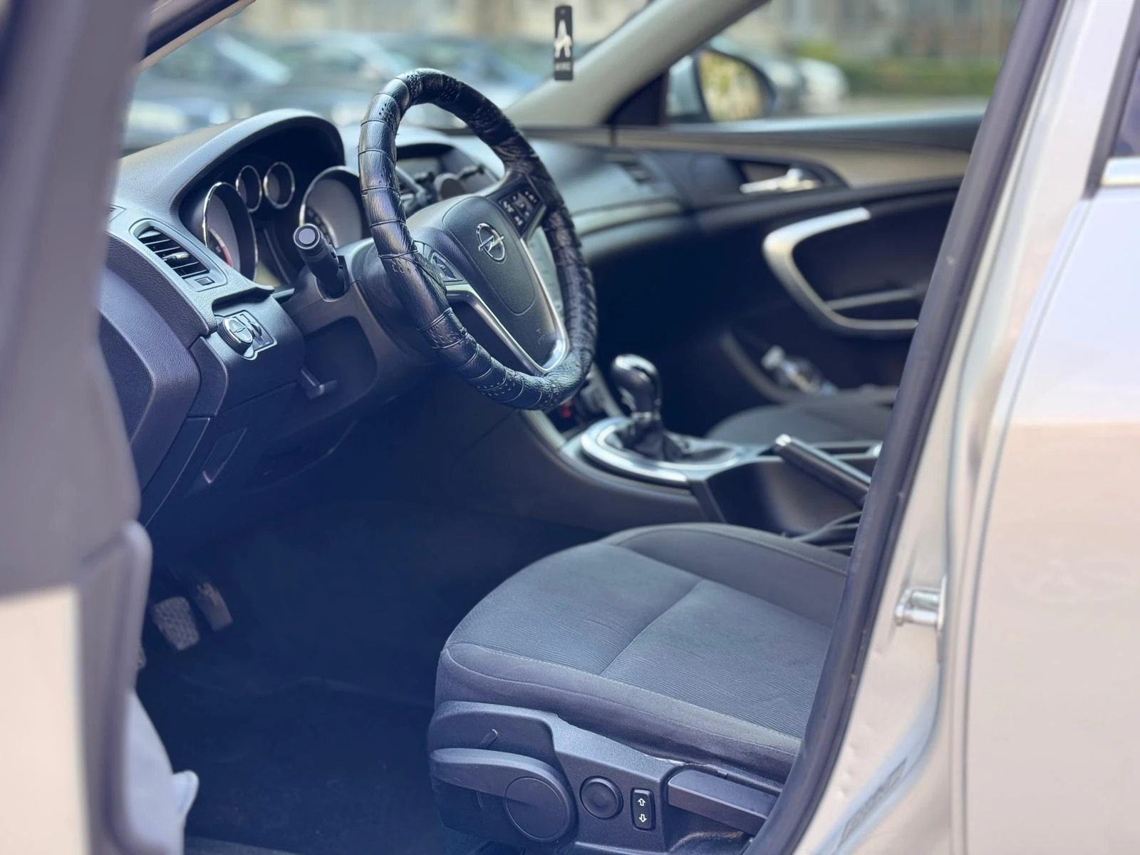 Opel Insignia, снимка 6 - Автомобили и джипове - 56040637