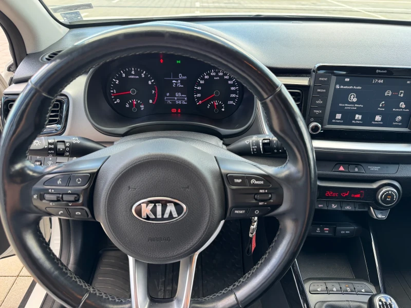 Kia Stonic 1.4i, снимка 10 - Автомобили и джипове - 50539747