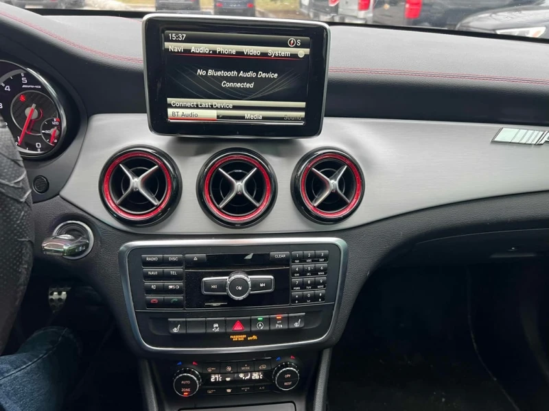 Mercedes-Benz GLA 45 AMG 2015 ПЕРФЕКТНА * БЕЗ ПЪРВОНАЧАЛНА ВНОСКА* , снимка 12 - Автомобили и джипове - 52869476