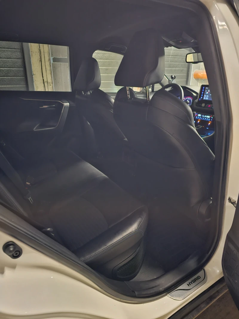 Toyota Rav4 2.5 HYBRID AWD-i, снимка 4 - Автомобили и джипове - 52976230