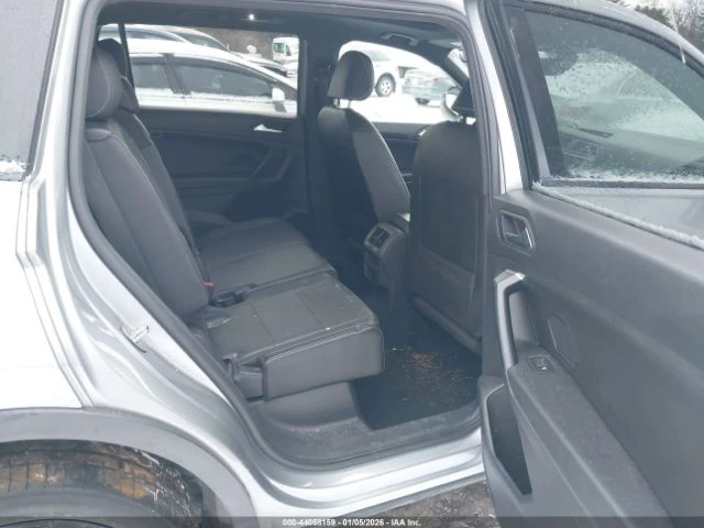 VW Tiguan * RLINE* ПАНО* KEYLESS* КОЖА* ПOДГРЕВ* , снимка 11 - Автомобили и джипове - 53814258