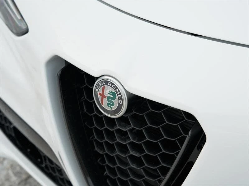 Alfa Romeo Stelvio * АвтоКредит * (ЦЕНА ДО БГ), снимка 8 - Автомобили и джипове - 53964316
