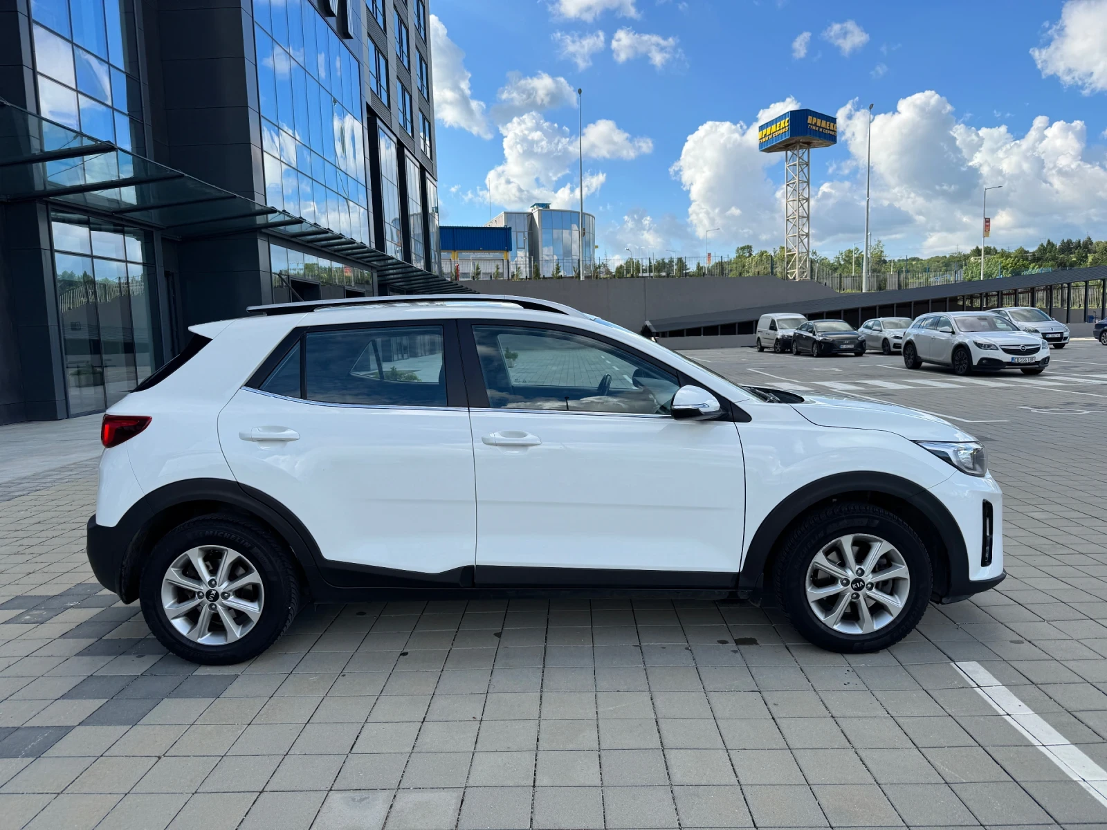 Kia Stonic 1.4i - изображение 4