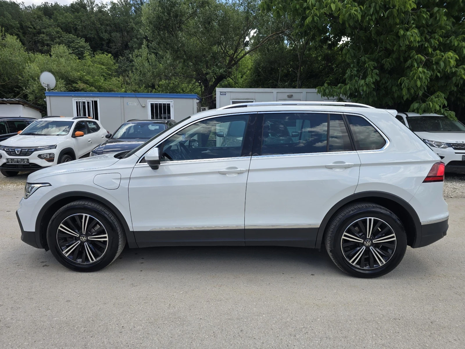 VW Tiguan 1.4 TSI EHYBRID 245к.с Топ състояние , снимка 7 - Автомобили и джипове - 54200795