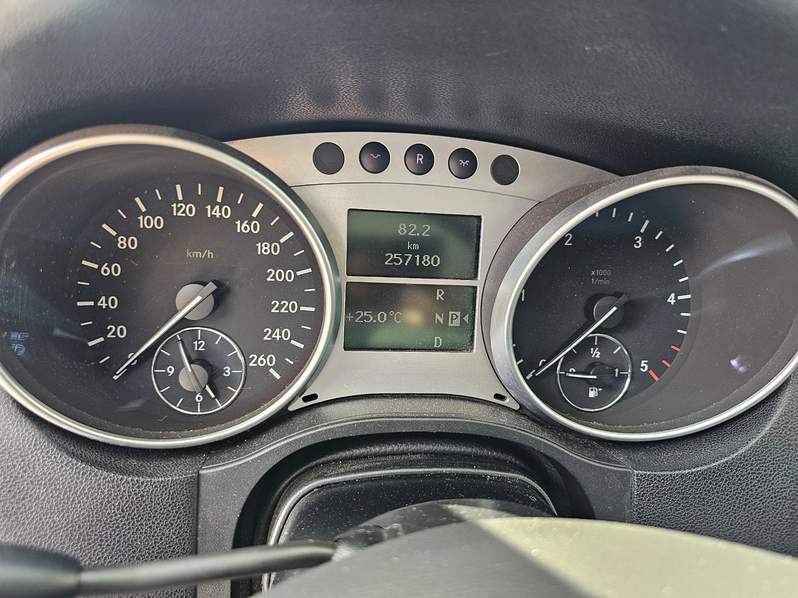 Mercedes-Benz ML 320 AMG, снимка 17 - Автомобили и джипове - 55411053