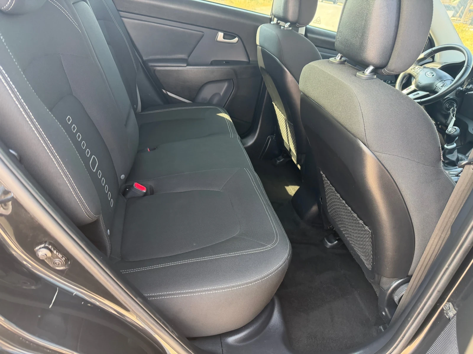 Kia Sportage 1.7 CRDI | Панорама, снимка 15 - Автомобили и джипове - 55842199