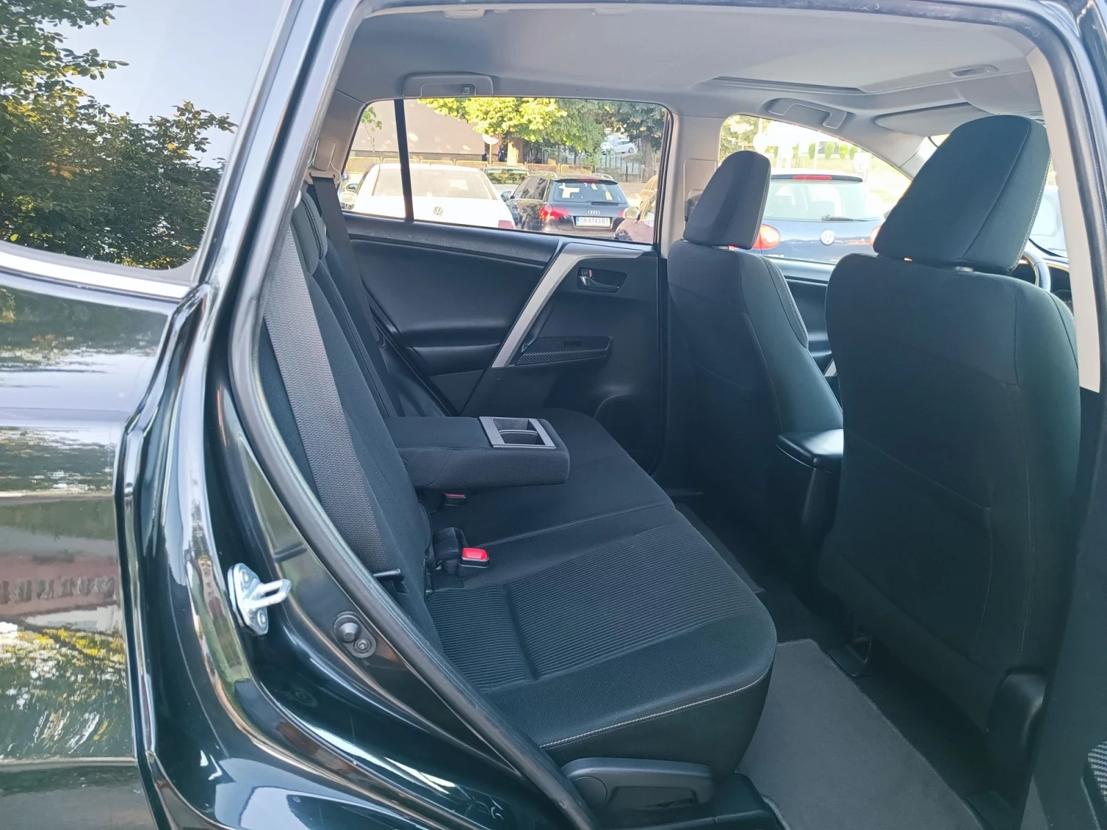 Toyota Rav4 2.0i-151кс-ШВЕЙЦАРИЯ-РЪЧКА-6ск-4Х4, снимка 12 - Автомобили и джипове - 56014931