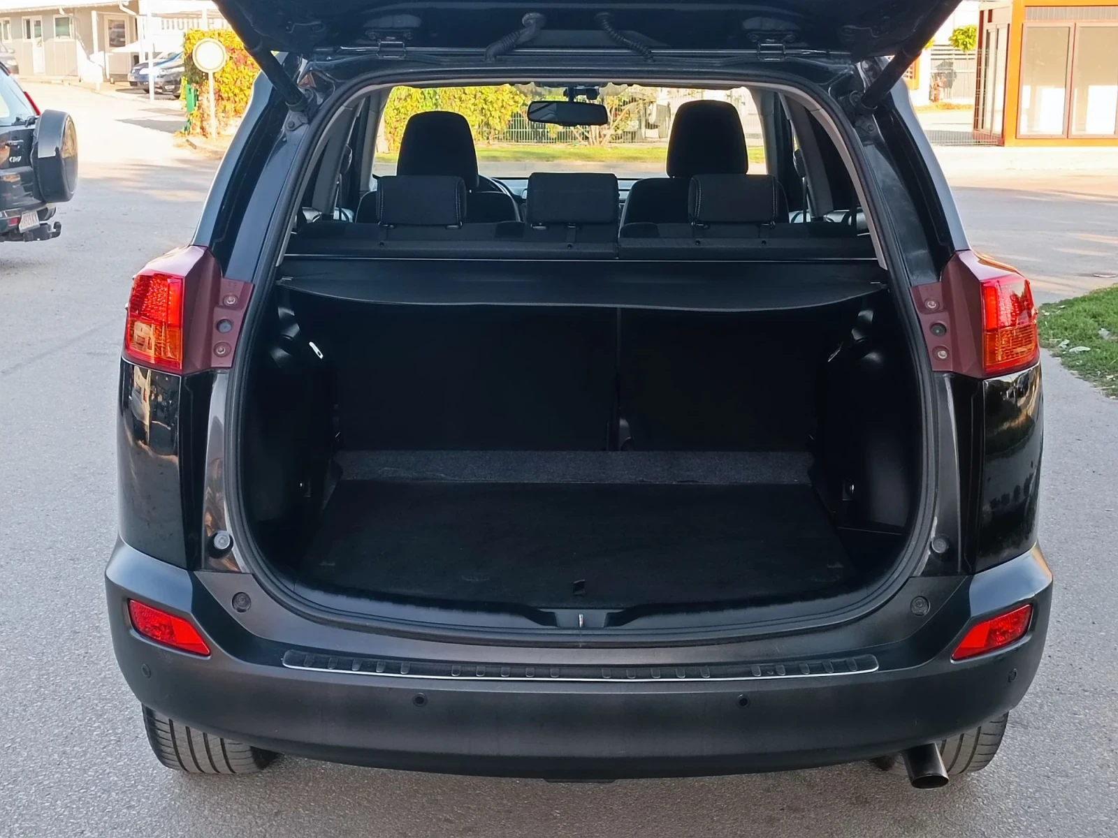 Toyota Rav4 2.0i-151кс-ШВЕЙЦАРИЯ-РЪЧКА-6ск-4Х4, снимка 5 - Автомобили и джипове - 56014931