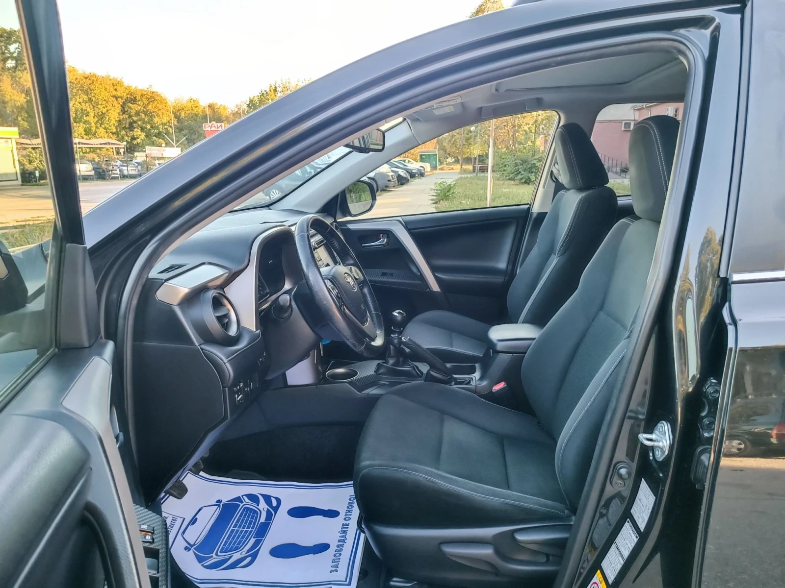 Toyota Rav4 2.0i-151кс-ШВЕЙЦАРИЯ-РЪЧКА-6ск-4Х4, снимка 10 - Автомобили и джипове - 56014931