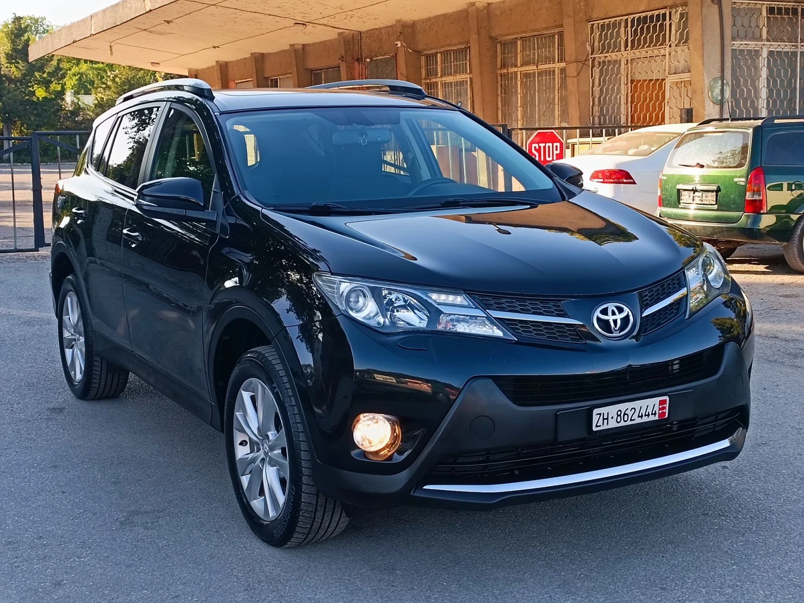 Toyota Rav4 2.0i-151кс-ШВЕЙЦАРИЯ-РЪЧКА-6ск-4Х4, снимка 2 - Автомобили и джипове - 56014931