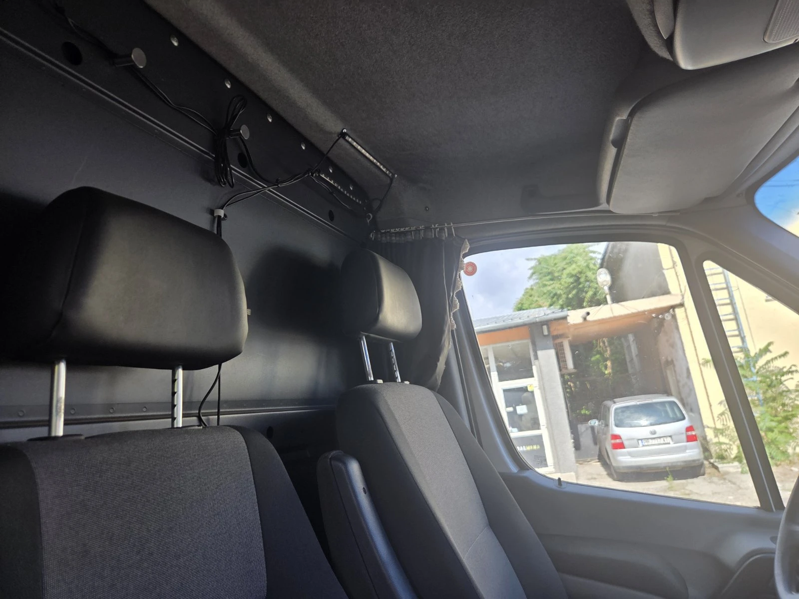VW Crafter, снимка 4 - Бусове и автобуси - 55888360