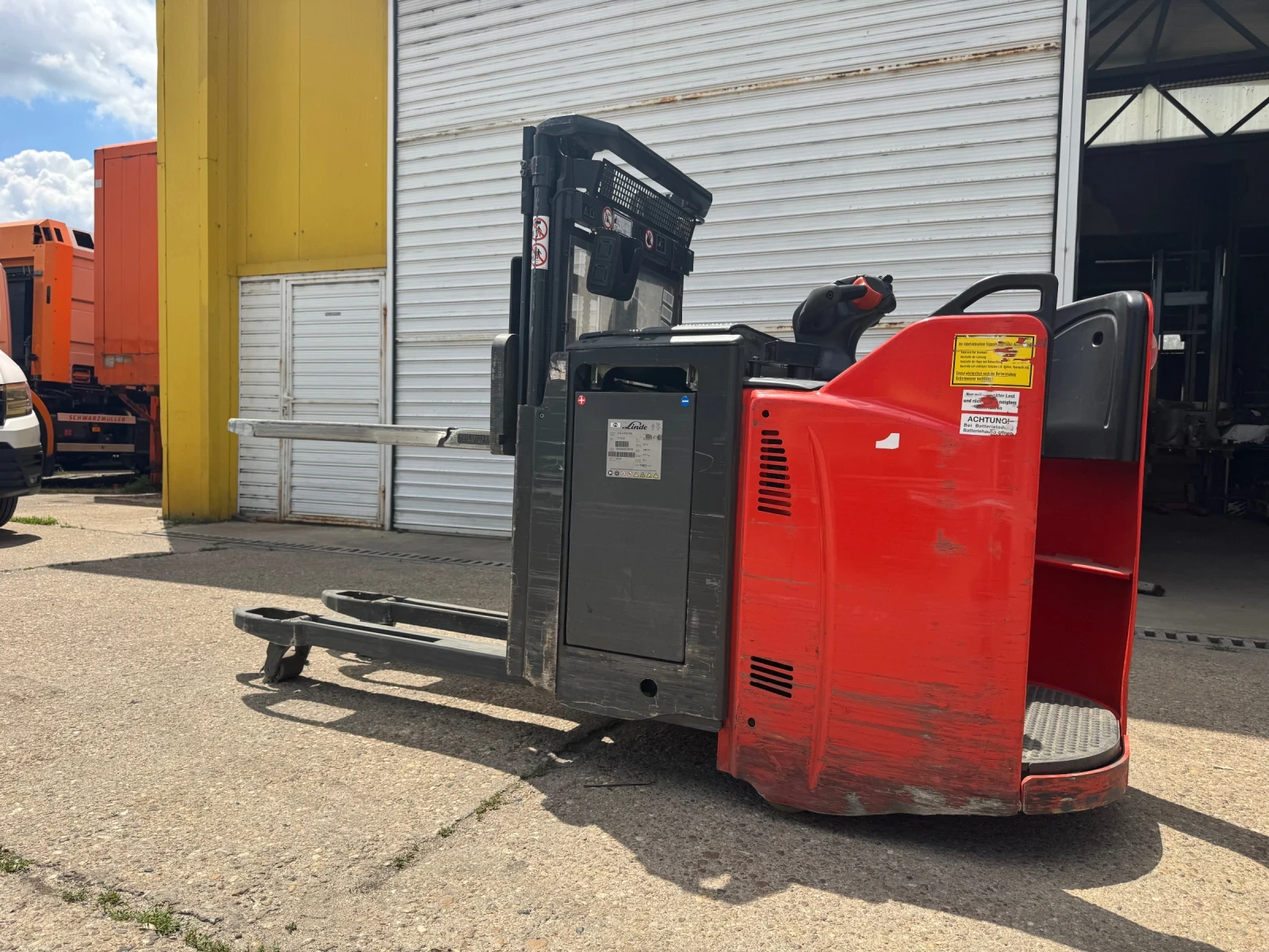 Електрокар Linde D12 SP стакер, снимка 2 - Индустриална техника - 54897705