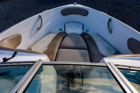 Моторна яхта Four Winns 180 Horizon, снимка 10 - Воден транспорт - 53009663