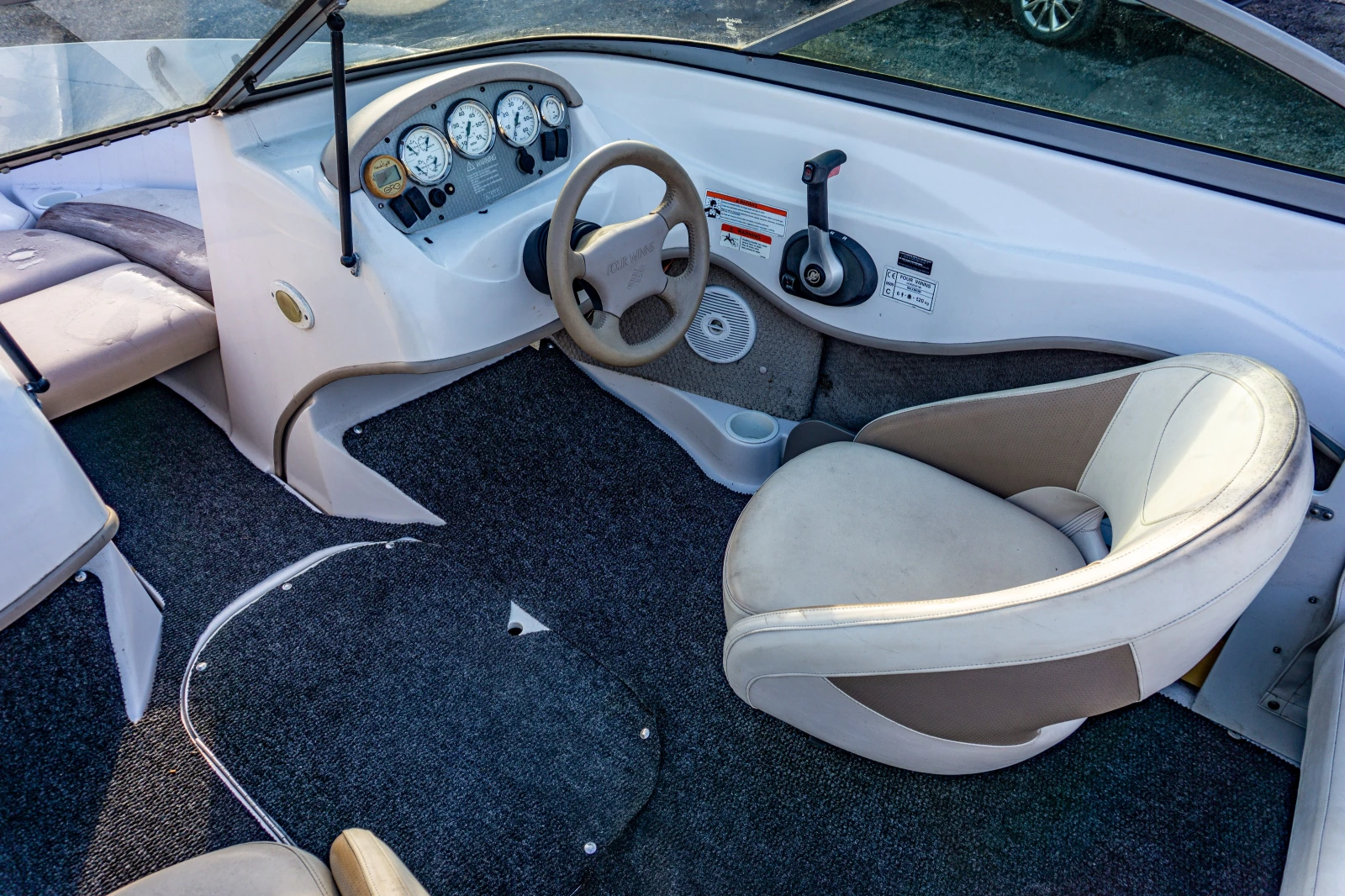 ������� ���� Four Winns 180 Horizon | Mobile.bg � ����������� 12