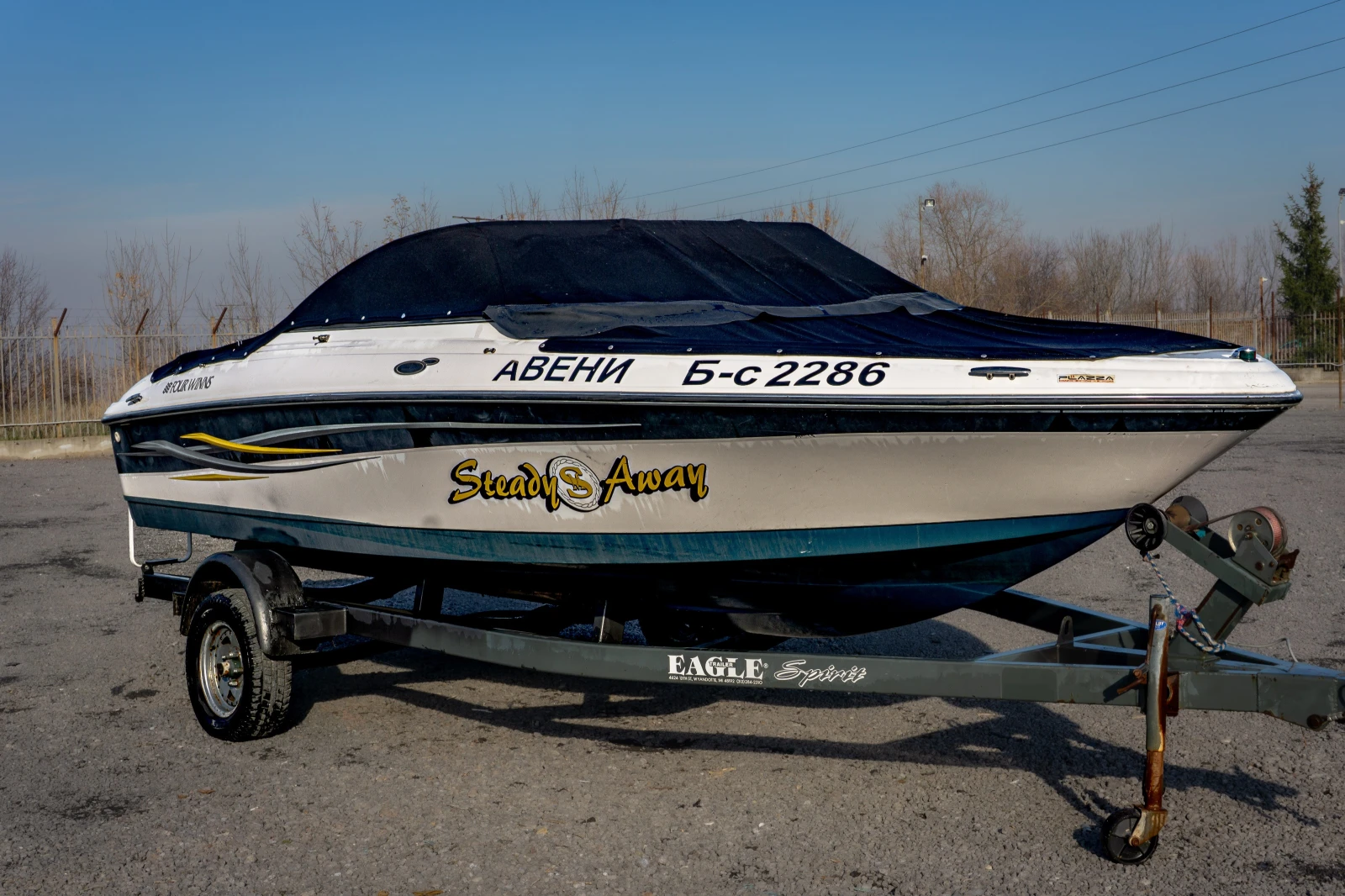 Моторна яхта Four Winns 180 Horizon - изображение 3