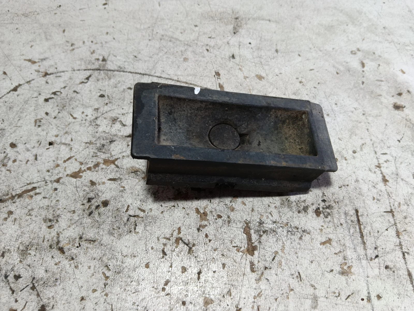 задна крикова точка 4G0802847 Audi A6